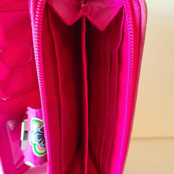 VERA BRADLEY TRIFOLD TURNLOCK PINK SWIRL FLOWERS QUILTED WALLET ZIP AROUND - Picture 5 of 9